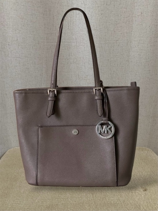 Michael Kors Handbags - Michael Kors Jet Set Medium Purse Tote